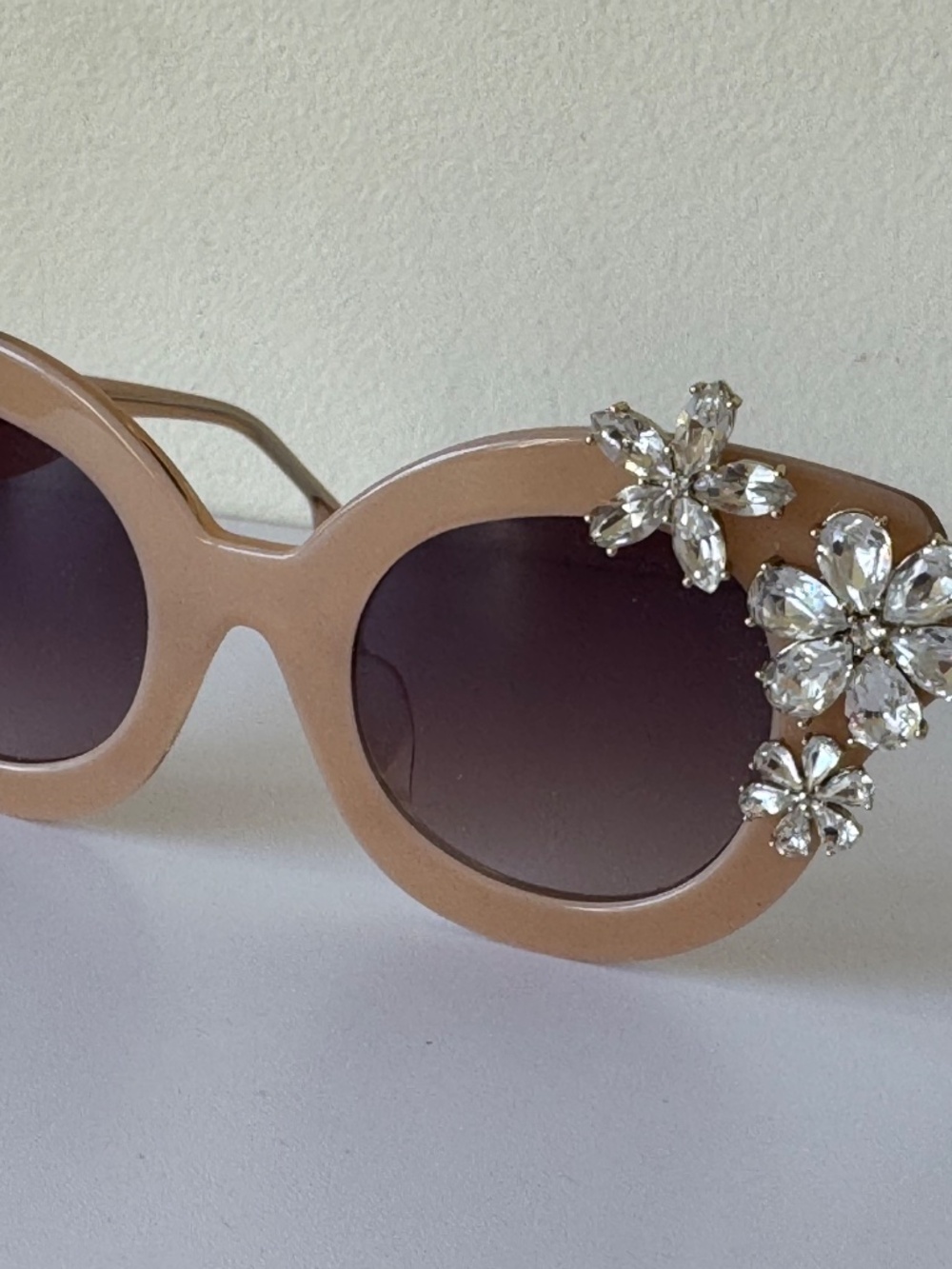 Alice + Olivia Madison Floral Swarovski Crystal Sunglasses Blush Japan $525